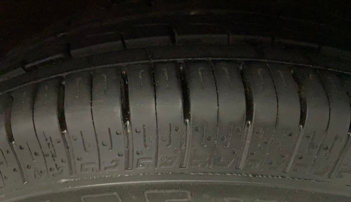 2019 Hyundai NEW SANTRO ASTA MT, Petrol, Manual, 38,419 km, Right Front Tyre Tread