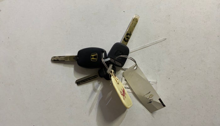 2015 Honda Amaze 1.2L I-VTEC VX, Petrol, Manual, 61,555 km, Key Close Up