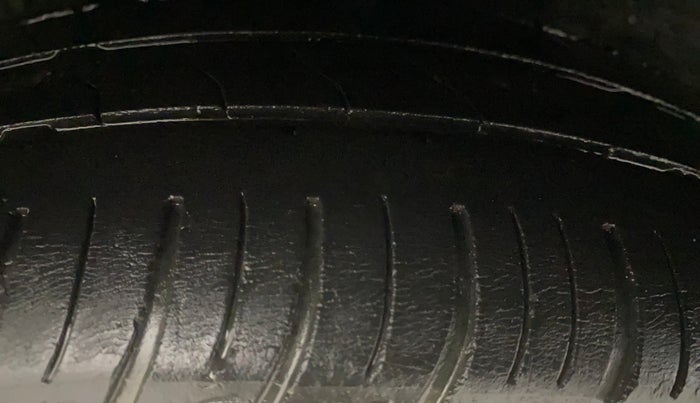 2015 Hyundai Xcent S (O) 1.2, Petrol, Manual, 86,932 km, Right Rear Tyre Tread