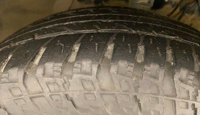 2016 Maruti Vitara Brezza ZDI PLUS DUAL TONE, Diesel, Manual, 1,17,599 km, Right Front Tyre Tread