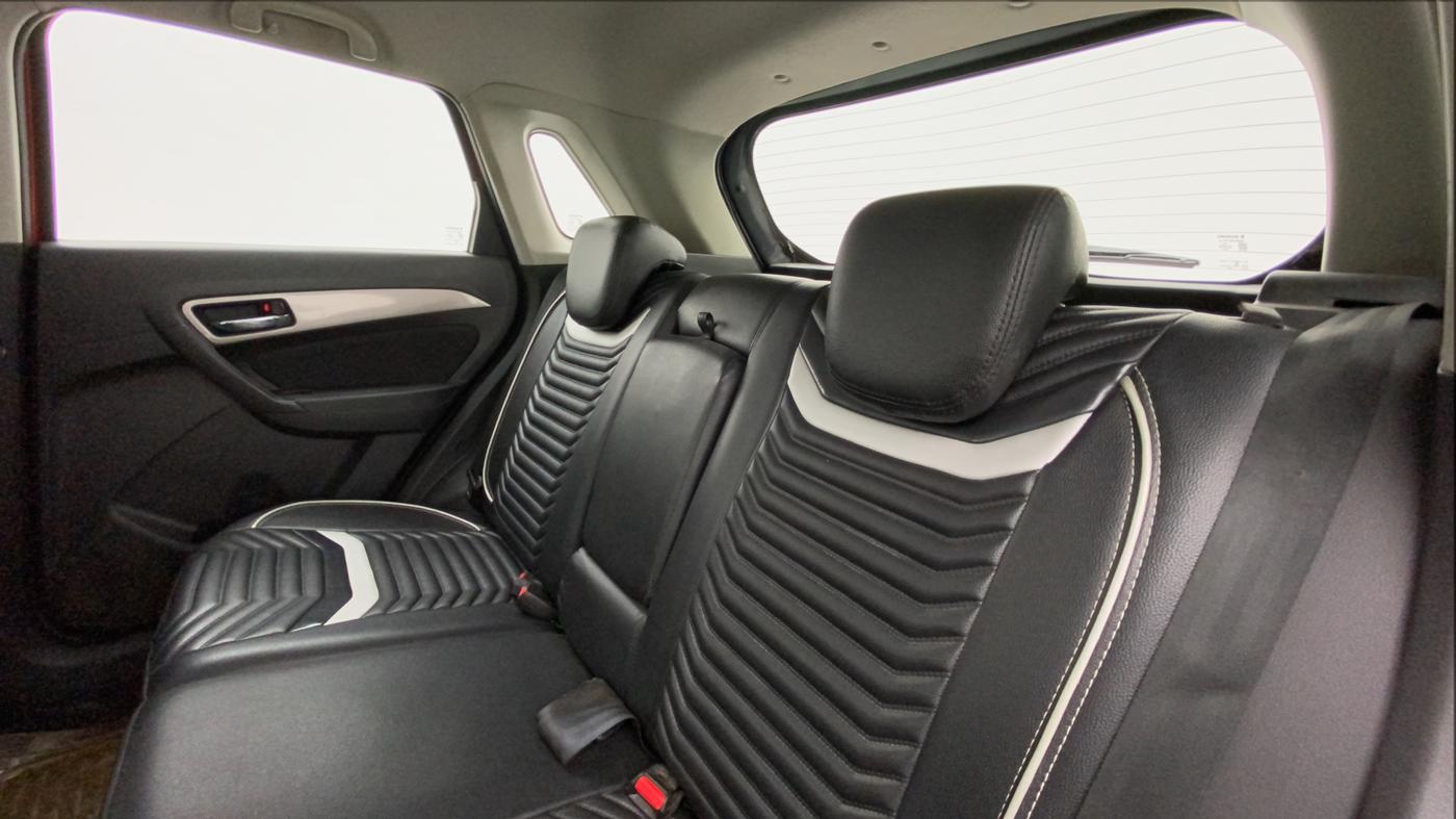 2016 Maruti Vitara Brezza ZDI PLUS DUAL TONE, Diesel, Manual, 1,17,599 km, Right Side Rear Door Cabin