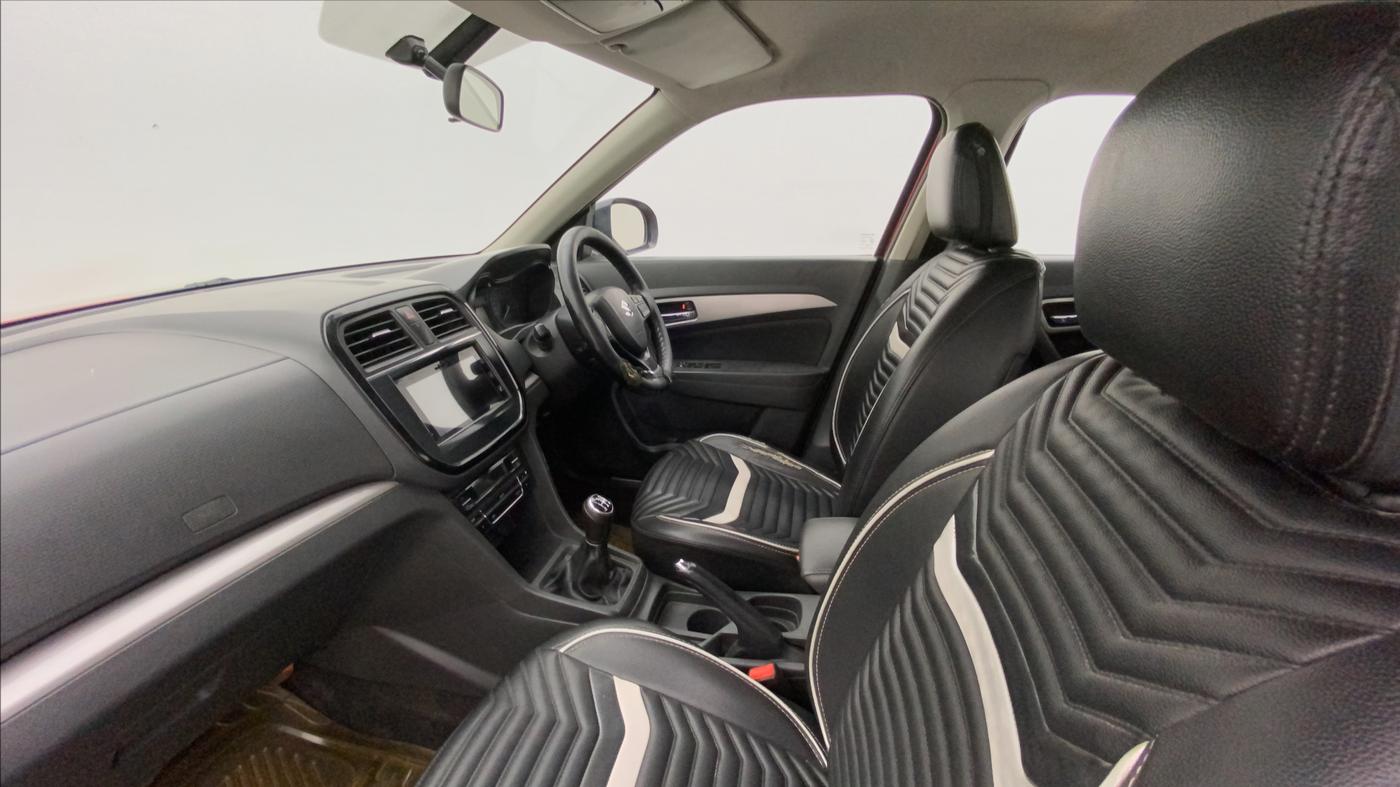 2016 Maruti Vitara Brezza ZDI PLUS DUAL TONE, Diesel, Manual, 1,17,599 km, Right Side Front Door Cabin