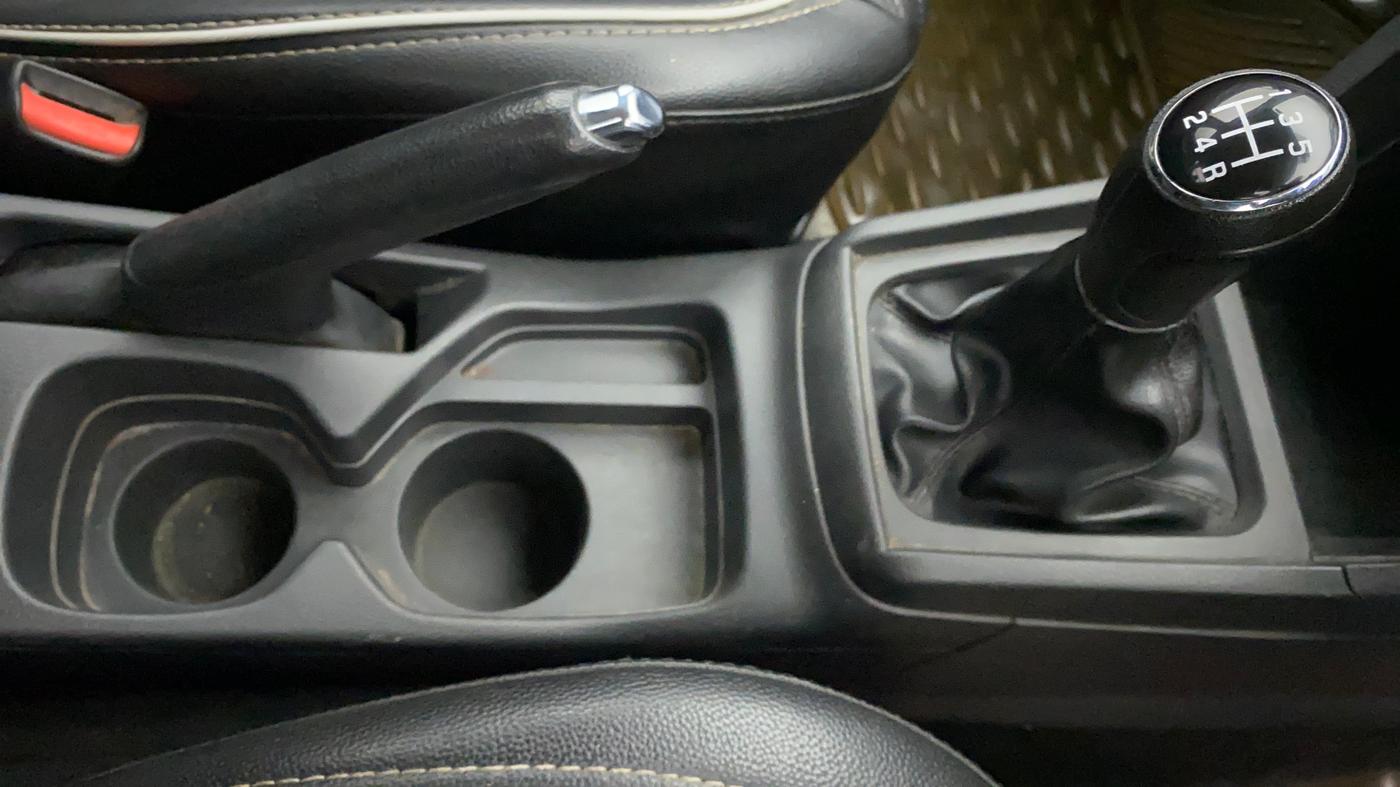 2016 Maruti Vitara Brezza ZDI PLUS DUAL TONE, Diesel, Manual, 1,17,599 km, Gear Lever