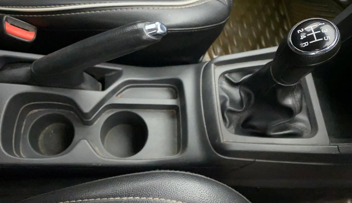 2016 Maruti Vitara Brezza ZDI PLUS DUAL TONE, Diesel, Manual, 1,17,599 km, Gear Lever