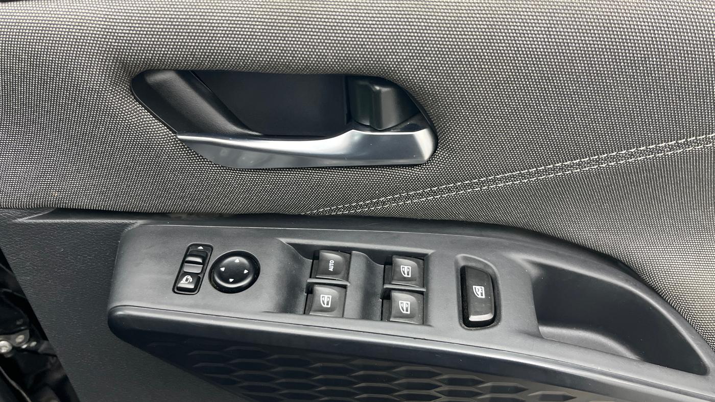 2024 Nissan MAGNITE N-Connecta B4D 1.0 Petrol MT, Petrol, Manual, 15,786 km, Driver Side Door Panels Control