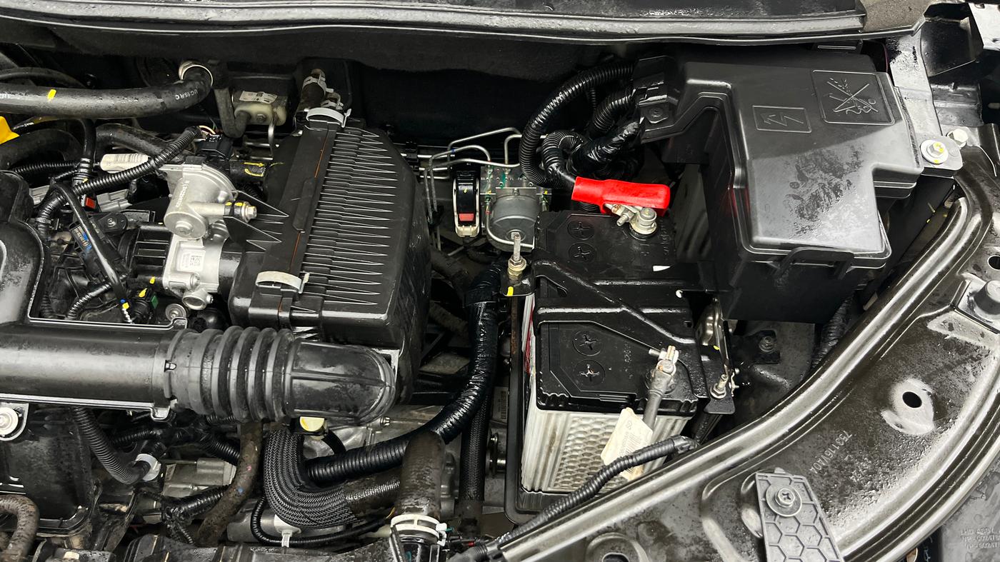 2024 Nissan MAGNITE N-Connecta B4D 1.0 Petrol MT, Petrol, Manual, 15,786 km, Engine View - Left