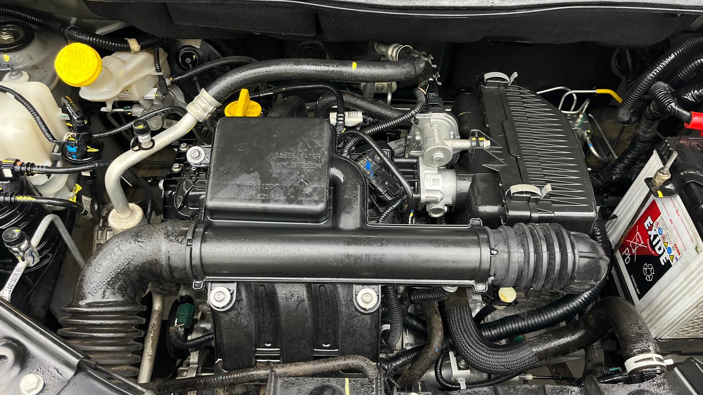 2024 Nissan MAGNITE N-Connecta B4D 1.0 Petrol MT, Petrol, Manual, 15,786 km, Engine View