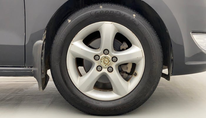 2012 Skoda Rapid ELEGANCE 1.6 MPFI MT, Petrol, Manual, 89,958 km, Right Front Wheel