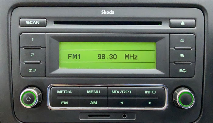 2012 Skoda Rapid ELEGANCE 1.6 MPFI MT, Petrol, Manual, 89,958 km, Infotainment System