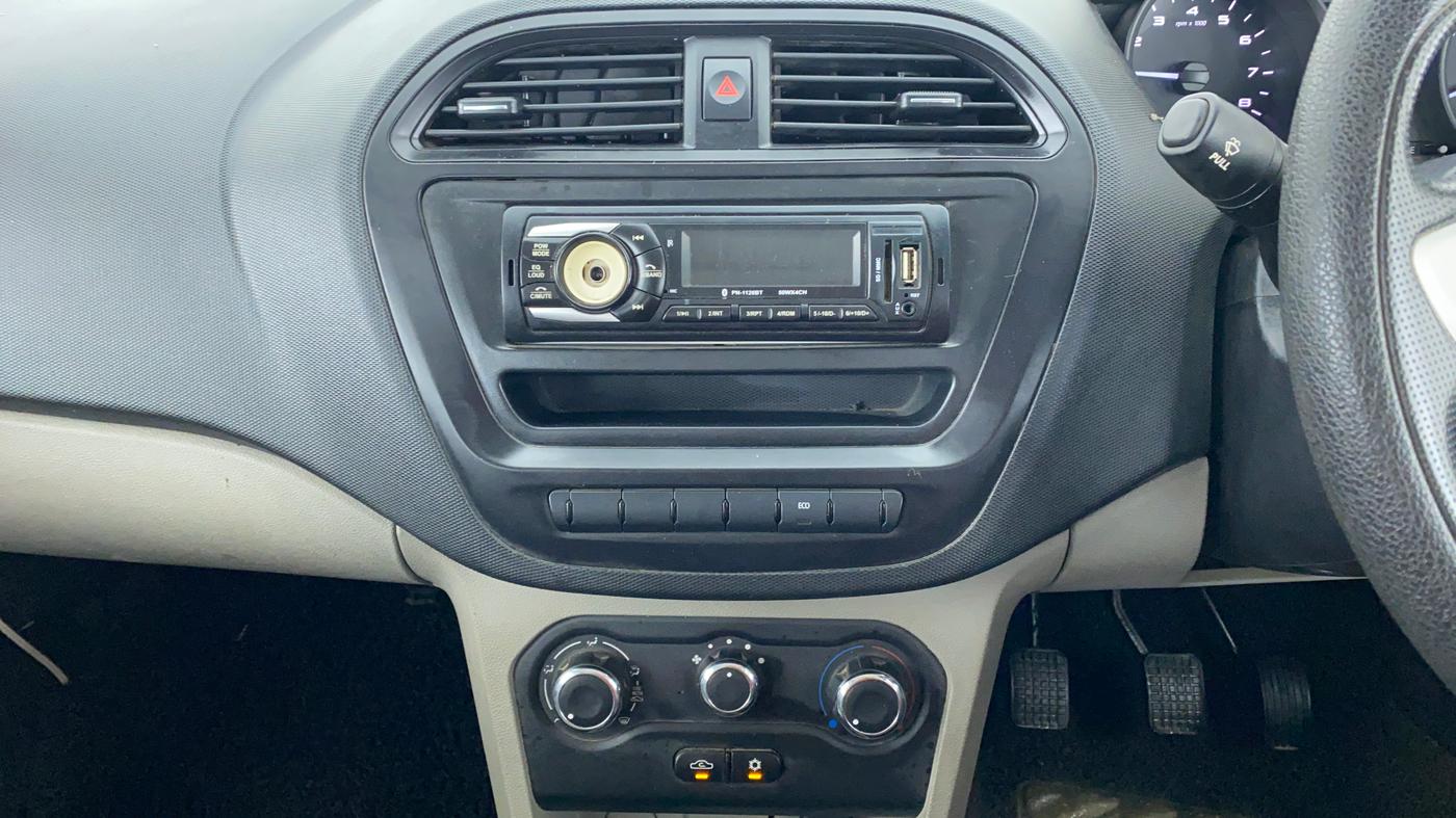 2018 Tata Tiago XE 1.2 REVOTRON, CNG, Manual, 33,257 km, Air Conditioner