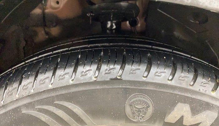 2022 KIA SONET HTK PLUS 1.2, Petrol, Manual, 25,946 km, Right Front Tyre Tread