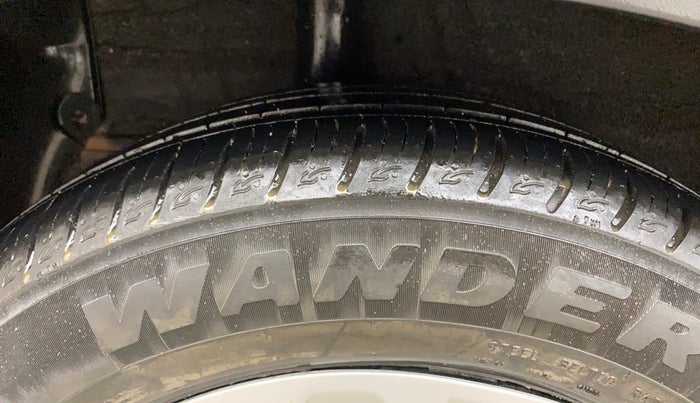 2022 KIA SONET HTK PLUS 1.2, Petrol, Manual, 25,946 km, Right Rear Tyre Tread