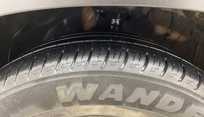 2022 KIA SONET HTK PLUS 1.2, Petrol, Manual, 25,946 km, Left Front Tyre Tread