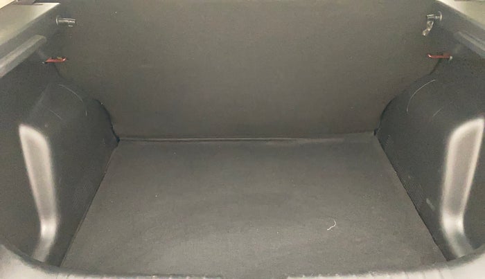 2022 KIA SONET HTK PLUS 1.2, Petrol, Manual, 25,946 km, Boot Inside