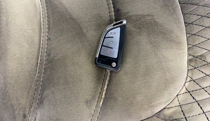 2017 Hyundai Grand i10 MAGNA 1.2 KAPPA VTVT, Petrol, Manual, 68,149 km, Key Close Up