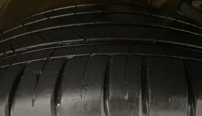 2022 MG HECTOR SHARP HYBRID 1.5 PETROL, Petrol, Manual, 19,018 km, Right Front Tyre Tread