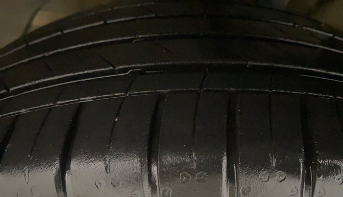 2022 MG HECTOR SHARP HYBRID 1.5 PETROL, Petrol, Manual, 19,018 km, Left Front Tyre Tread