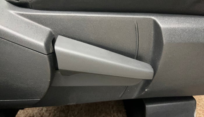 2022 Nissan MAGNITE XV TURBO, Petrol, Manual, 14,095 km, Driver Side Adjustment Panel