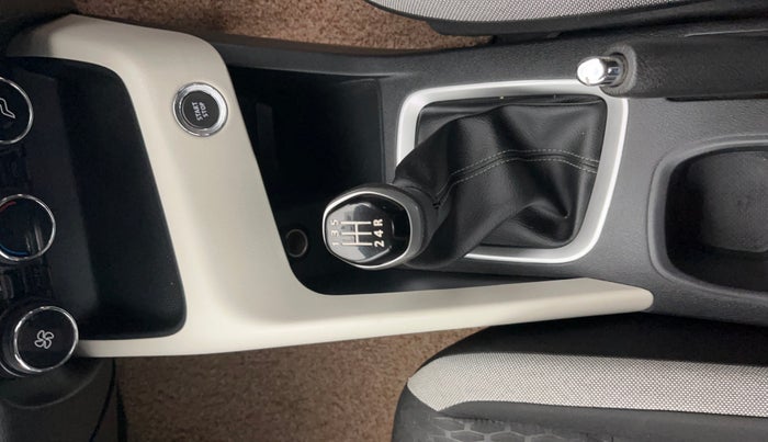 2022 Nissan MAGNITE XV TURBO, Petrol, Manual, 14,095 km, Gear Lever