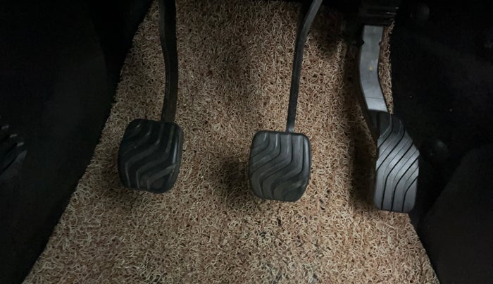 2022 Nissan MAGNITE XV TURBO, Petrol, Manual, 14,095 km, Pedals