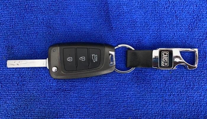 2018 Hyundai Verna 1.6 VTVT SX, Petrol, Manual, 34,088 km, Key Close Up
