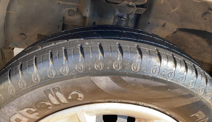 2021 Renault Kwid RXT 1.0 AMT (O), Petrol, Automatic, 88,299 km, Left Front Tyre Tread