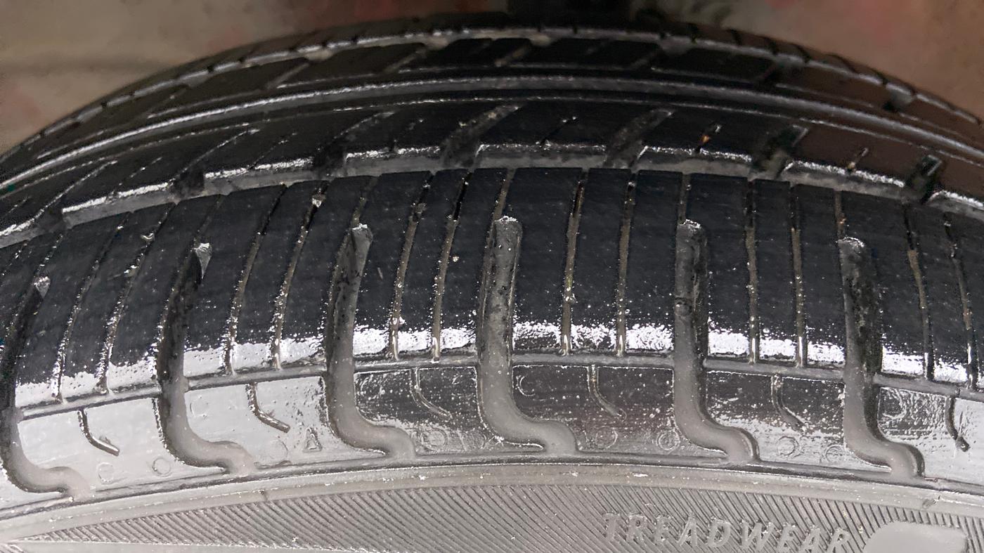 2017 Maruti Wagon R 1.0 VXI, Petrol, Manual, 55,566 km, Left Front Tyre Tread