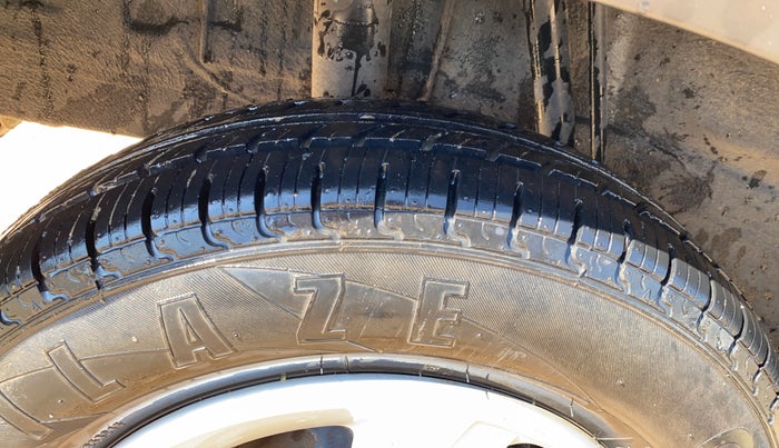 2019 Renault Kwid RXL, Petrol, Manual, 24,999 km, Right Rear Tyre Tread