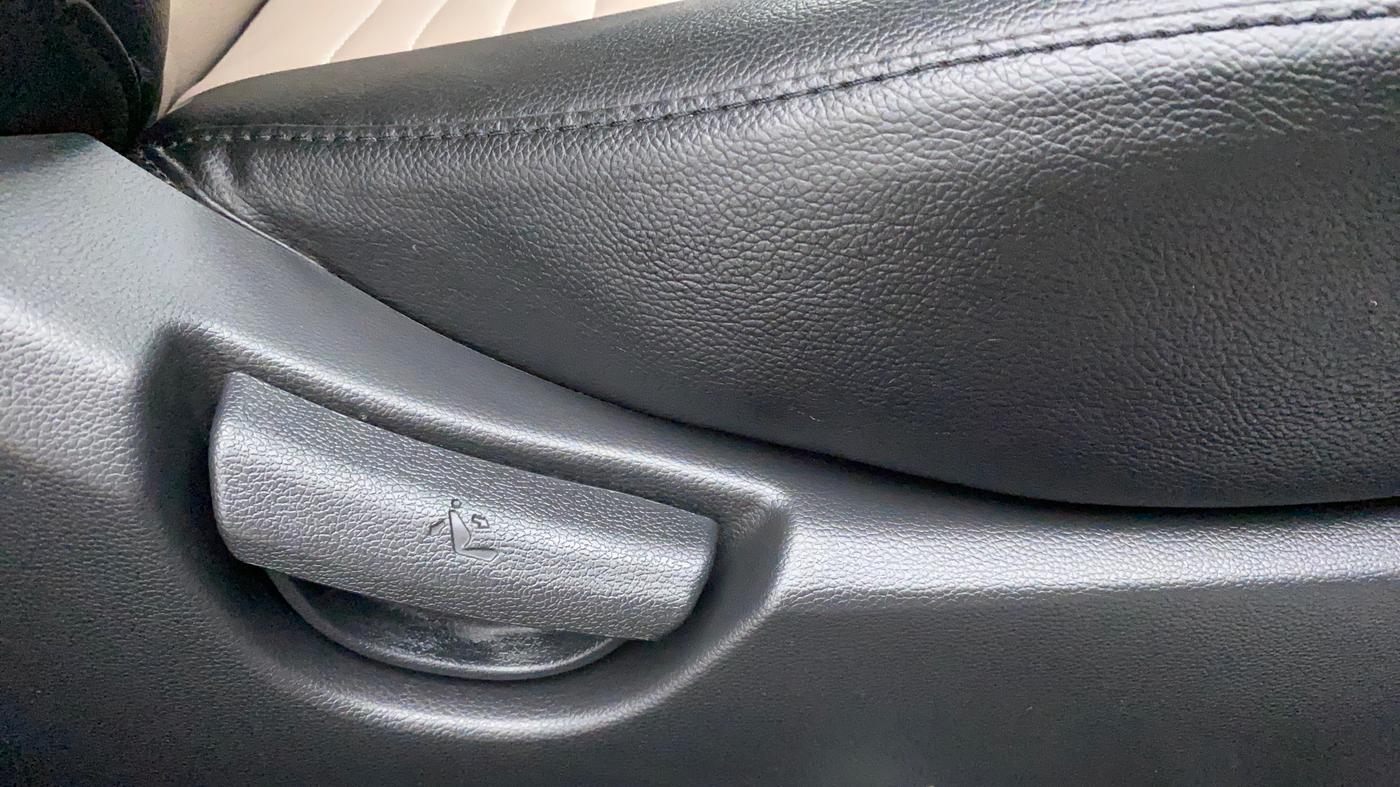 2019 Hyundai Grand i10 SPORTZ 1.2 KAPPA VTVT, Petrol, Manual, 14,334 km, Driver Side Adjustment Panel