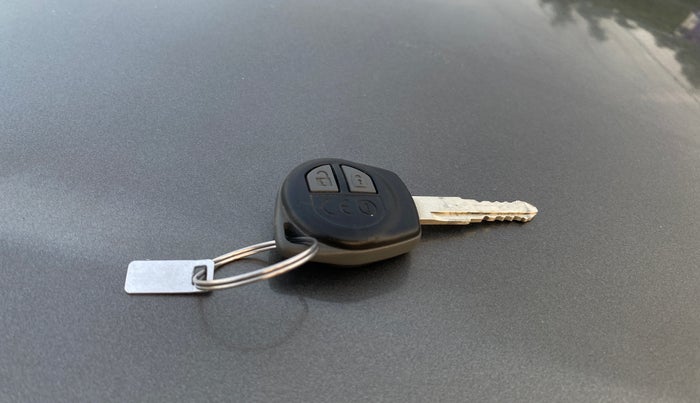 2019 Maruti Dzire VXI, Petrol, Manual, 37,843 km, Key Close Up