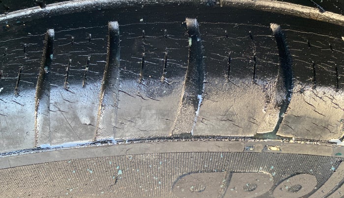 2019 Maruti Dzire VXI, Petrol, Manual, 37,843 km, Right Rear Tyre Tread