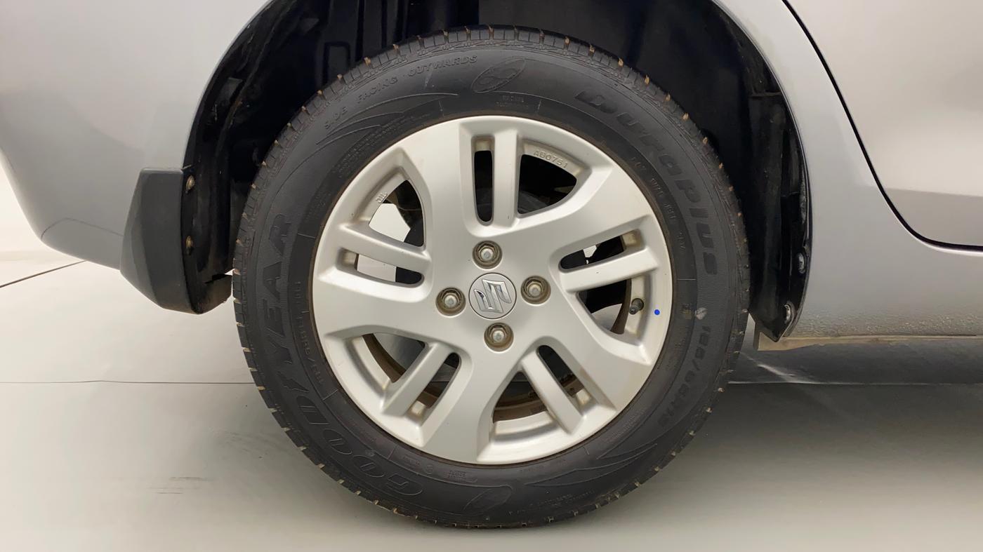 2014 Maruti Swift Dzire ZXI, Petrol, Manual, 44,424 km, Right Rear Wheel