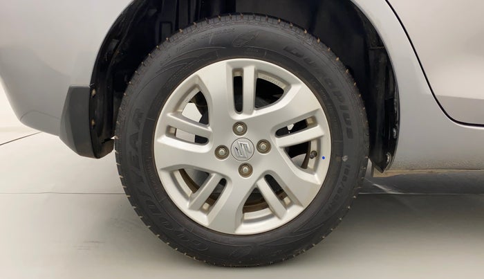 2014 Maruti Swift Dzire ZXI, Petrol, Manual, 44,424 km, Right Rear Wheel