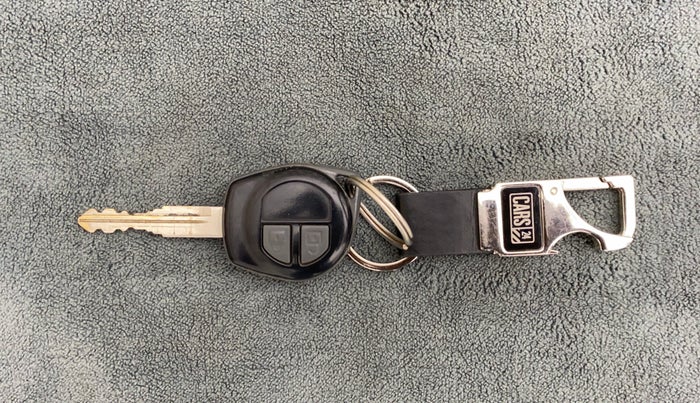 2014 Maruti Swift Dzire ZXI, Petrol, Manual, 44,424 km, Key Close Up