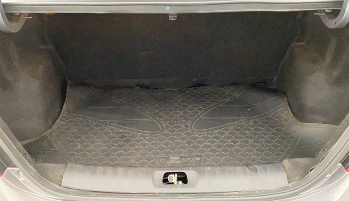 2014 Maruti Swift Dzire ZXI, Petrol, Manual, 44,424 km, Boot Inside
