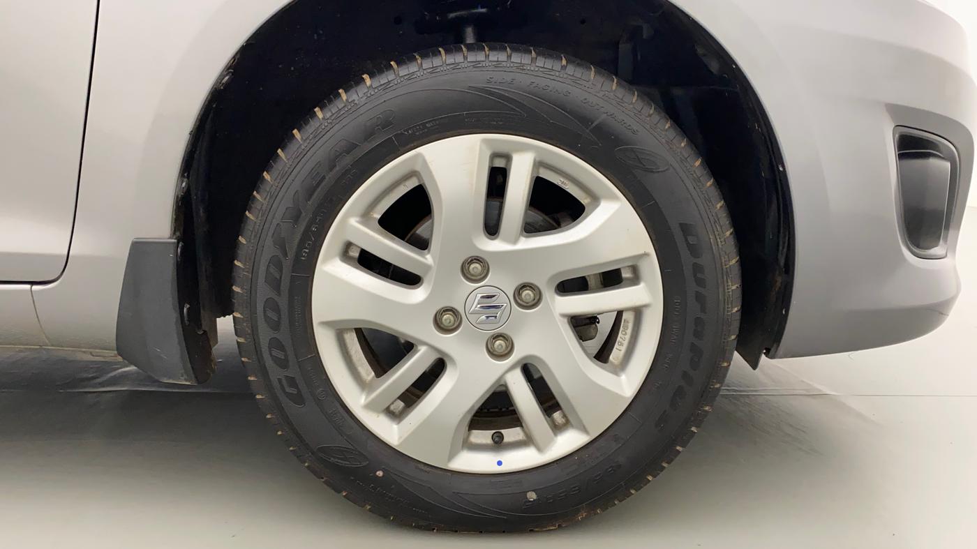 2014 Maruti Swift Dzire ZXI, Petrol, Manual, 44,424 km, Right Front Wheel