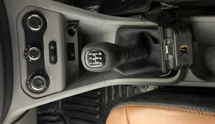 2022 Tata Tiago XT CNG, CNG, Manual, 67,346 km, Gear Lever