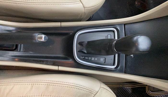2018 Maruti Ciaz ALPHA  AT 1.5 SHVS PETROL, Petrol, Automatic, 94,688 km, Gear Lever
