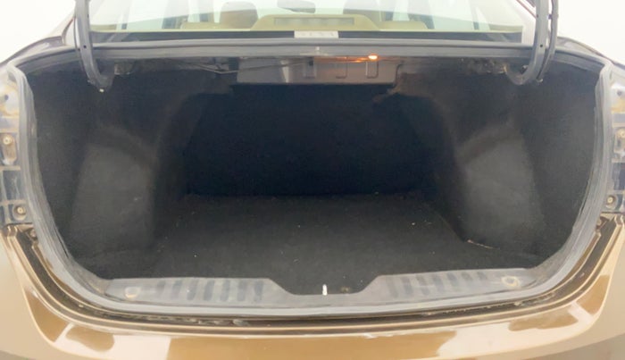 2018 Maruti Ciaz ALPHA  AT 1.5 SHVS PETROL, Petrol, Automatic, 94,688 km, Boot Inside