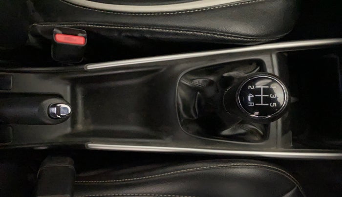 2017 Maruti Baleno DELTA PETROL 1.2, Petrol, Manual, 63,206 km, Gear Lever