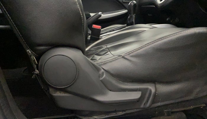 2017 Maruti Baleno DELTA PETROL 1.2, Petrol, Manual, 63,206 km, Driver Side Adjustment Panel