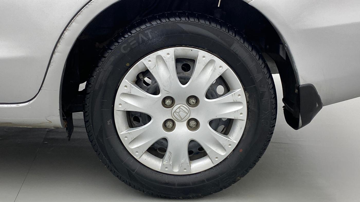 2015 Honda Amaze 1.2L I-VTEC S, Petrol, Manual, 1,04,470 km, Left Rear Wheel