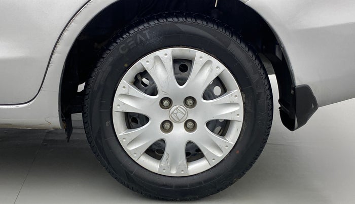 2015 Honda Amaze 1.2L I-VTEC S, Petrol, Manual, 1,04,470 km, Left Rear Wheel