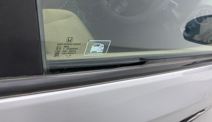 2015 Honda Amaze 1.2L I-VTEC S, Petrol, Manual, 1,04,470 km, Driver-side door - Weather strip has minor damage
