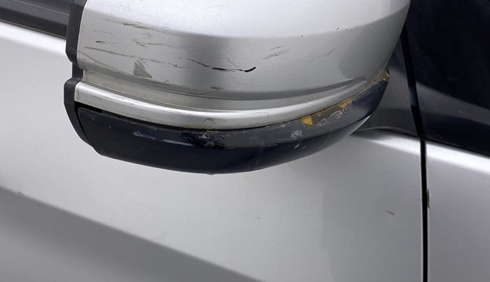 2015 Honda Amaze 1.2L I-VTEC S, Petrol, Manual, 1,04,470 km, Right rear-view mirror - Cover has minor damage