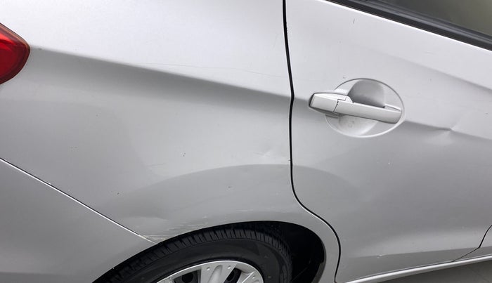 2015 Honda Amaze 1.2L I-VTEC S, Petrol, Manual, 1,04,470 km, Right quarter panel - Minor scratches
