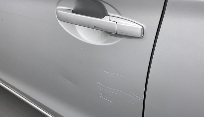 2015 Honda Amaze 1.2L I-VTEC S, Petrol, Manual, 1,04,470 km, Front passenger door - Slightly dented