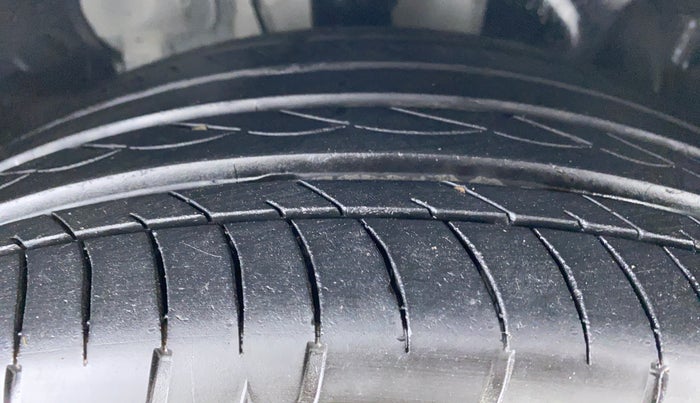 2019 Honda Civic ZX CVT PETROL, Petrol, Automatic, 21,332 km, Right Front Tyre Tread