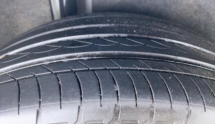 2019 Honda Civic ZX CVT PETROL, Petrol, Automatic, 21,332 km, Right Rear Tyre Tread