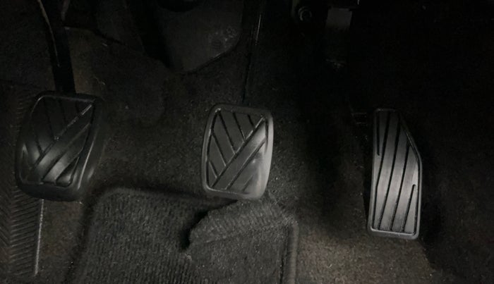 2018 Maruti Baleno DELTA PETROL 1.2, Petrol, Manual, 97,887 km, Pedals